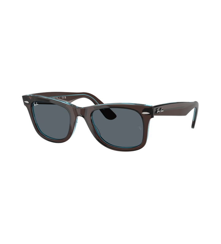 Ray-Ban Original Wayfarer Classic - Rb2140 occhiali da sole marrone su azzurro lucido con lenti blu - vista 3/4