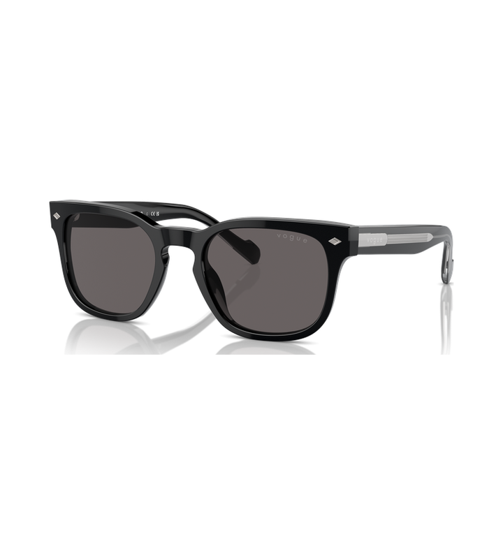 Vogue VO5571S Nero Lucido, lenti Grigio Scuro - vista angolata